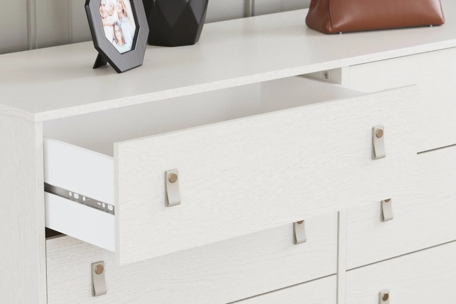 Aprilyn Full Platform Bed with Dresser, Chest and Nightstand