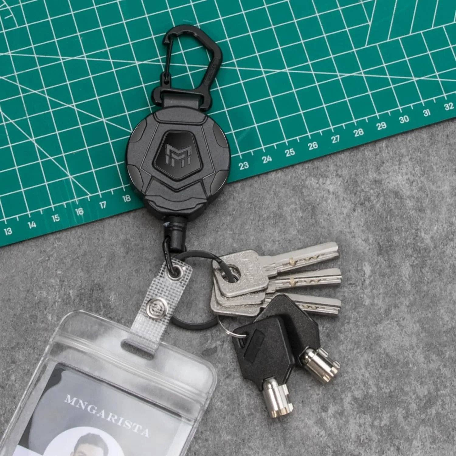 MNGARISTA Retractable Keychain, Heavy Duty Carabiner Badge Holder, Tactical ID Badge Reel with 31.5 Steel Retractable Cord, 8.0 oz